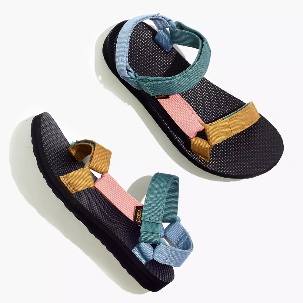 NWT Teva Universal Sandal in Colorblock Size 8
